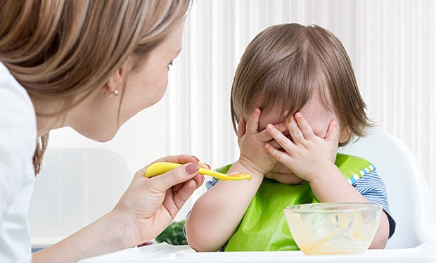 Nguyên nhân và cách khắc phục triệu chứng trẻ biếng ăn