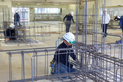 Tuyển 27 nhân viên nam Cốt thép làm việc tại Shiga và Fukushima