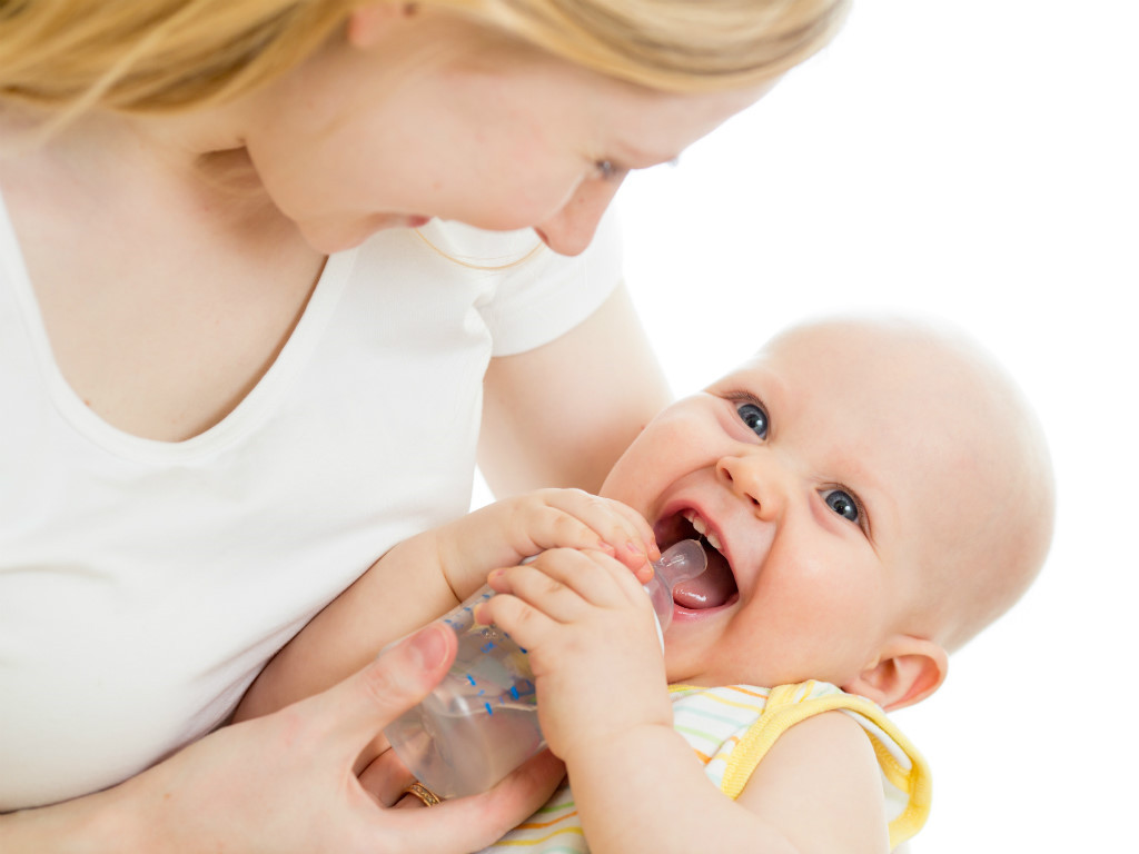 Bí quyết giúp mẹ trị sổ mũi cho bé mà không cần thuốc