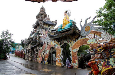 Chùa Linh Phước (chùa Ve Chai) Đà Lạt - Khám phá nghệ thuật kiến trúc độc đáo 