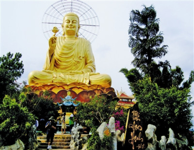 Thiền Viện Vạn Hạnh - Ngôi chùa có tượng Phật vàng lớn nhất Đà Lạt