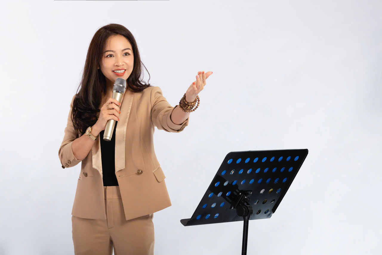 Hà Thu Trang – Hành Trình Từ CEO Đến Master Coach Truyền Cảm Hứng